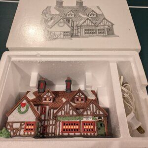 Department 56 Dickens Village Ashbury Inn